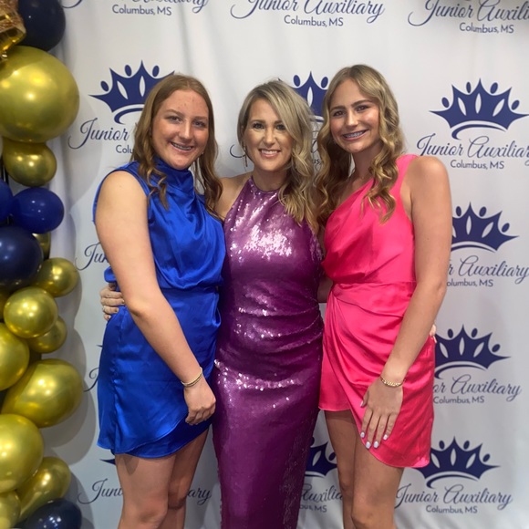 Ronny Kobo
Halo Sequined Open-Back Halter Gown size S - Picture 6 of 7